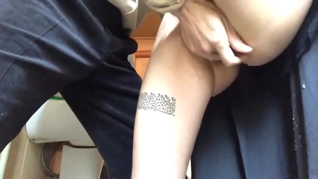 Squirt eskolako bainugela, benetako orgasmo aparra - nire irakasleak bere onena egin zuen