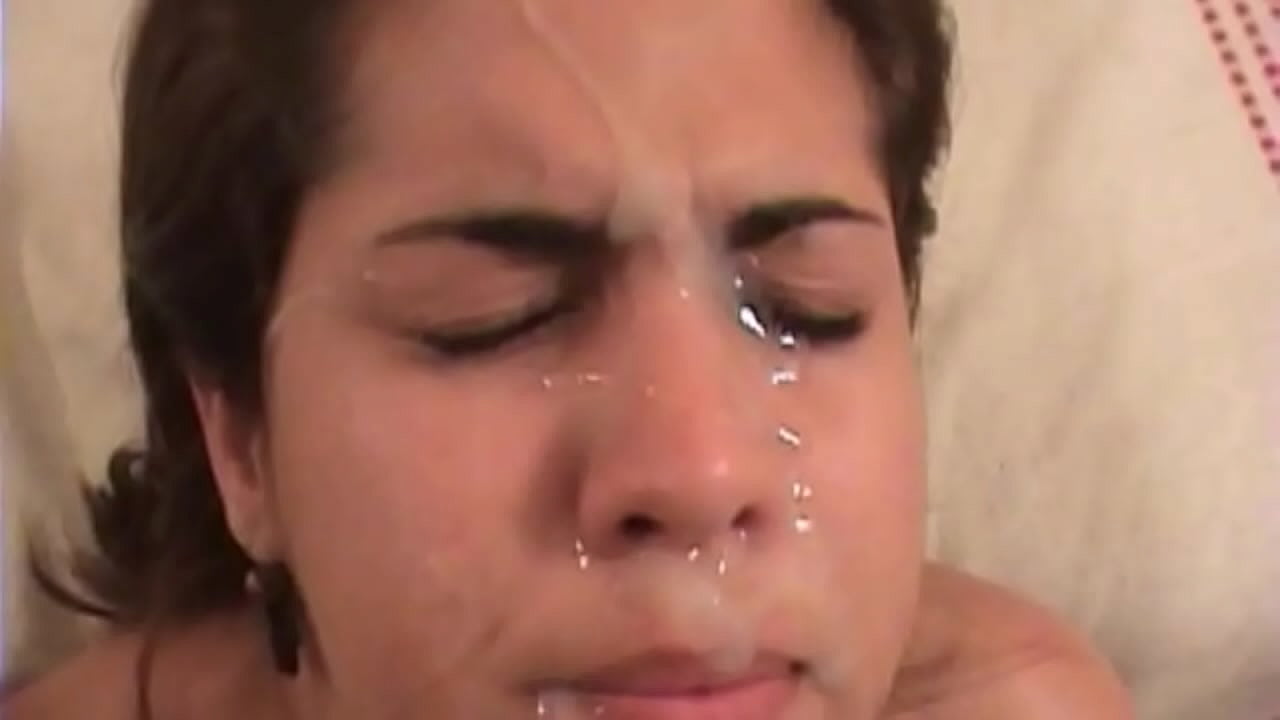 Brunette latindar ederrak sexu zakarra du